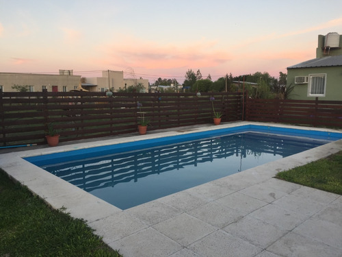 Imagen 1 de 14 de Bungalows Para 4 Personas.