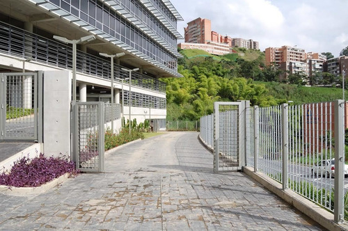 Imagen 5 de 11 de Se Vende Centro Empresarial 13156m² 2h/3b/2p Lomas Del Sol