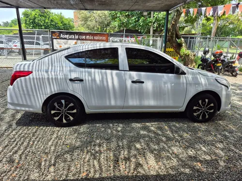 Nissan Versa V-drive Conect At Con 29 Mil Km Modelo 2024