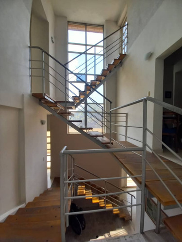 Casa En Calle Cerrada En Urb. Ciudad Jardín Mañongo. Plc-1068