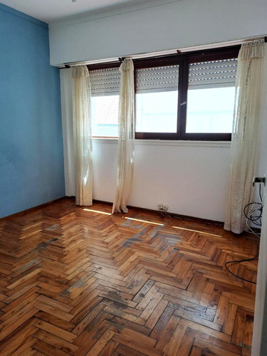 Imagen 5 de 24 de Oportunidad!! Departamento 2 Ambientes Frente A Plaza España Y Las Mejores Playas De La La Perla - Mar Del Plata
