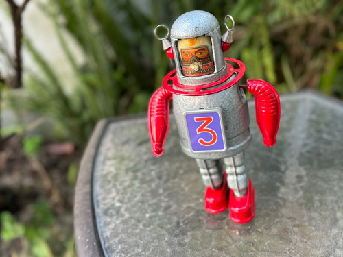 Robot Antiguo De Hojalata De Cuerda, Falta Llave (Usado)