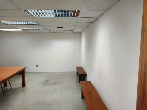 Imagen 4 de 16 de Cubiculos Oficinas En Alquiler Centro Comercial Libertador