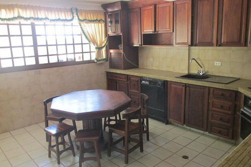 Se Vende Casa En Prados Del Este Mls #24-20653