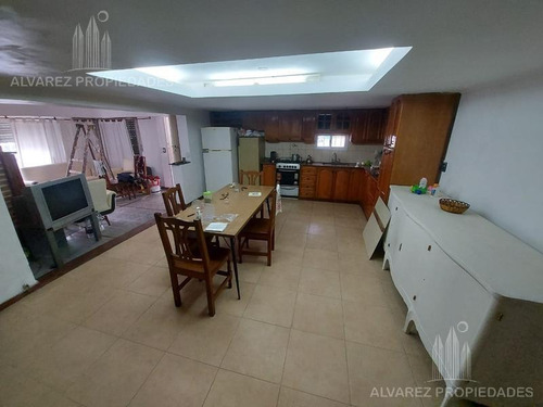 Imagen 17 de 30 de Casa 4 Ambientes Venta Villa Udaondo Ituzaingo