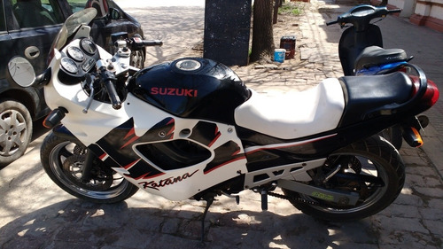 Imagen 2 de 18 de Suzuki Katana