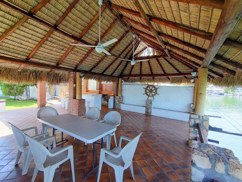 Casa En Privada En Tequesquitengo, Jojutla, Morelos - Ham-581-cp