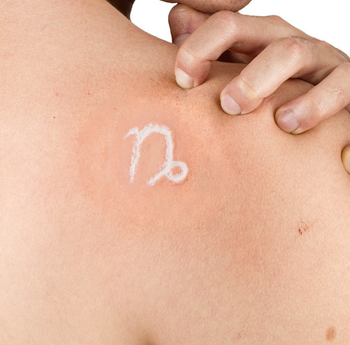 Aplicación Maquillaje Fluorescente Signo Zodiaco Capricornio