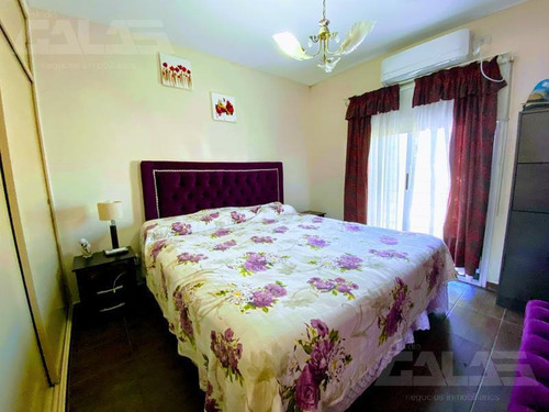 Imagen 6 de 9 de Muy Lindo Duplex De 3 Ambientes Con Cochera!