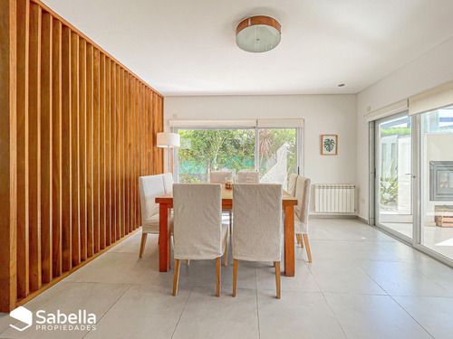 Venta De Casa En City Bell, Barrio El Quimilar