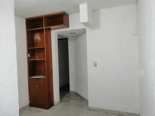 Imagen 14 de 15 de En El Corazón De La Ciudad; Hazte De Esta Casa Con Local Co