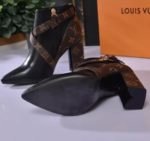 Bota De Luxo Lv Couro Tam 37-br Com Caixa Pronta Entrega