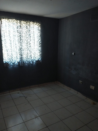 Imagen 6 de 14 de Casa En Calle Cerro Del Peñon, Encinos De La Silla