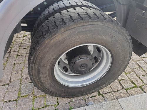 Imagem 9 de 18 de Mercedes-benz Atron 1635 S
