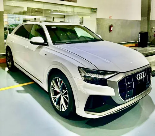 Audi Q8 3.0 55 TFSI SLine Quattro 340hp