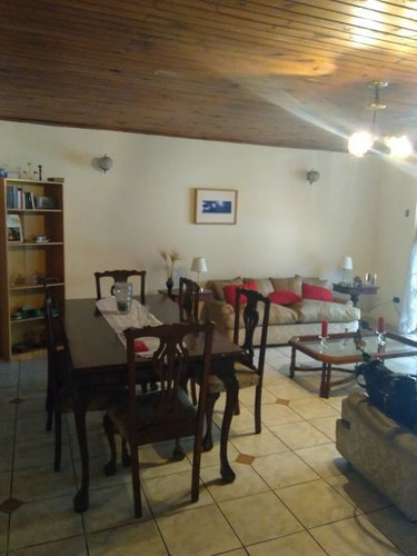 Estupenda Casona De 6 Dorm. 295 Mts, Metro Rondizzoni