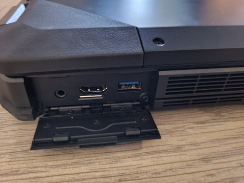 Laptop Dell Uso Rudo Toucha Teclado Ilum 1tb Ssd Facturada (Usado)