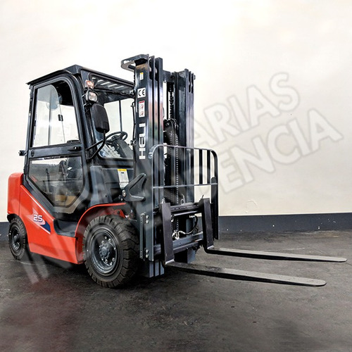 Imagen 1 de 11 de Autoelevador Heli 2500 Kg Diesel Isuzu Cpcd25 Cabina 0km
