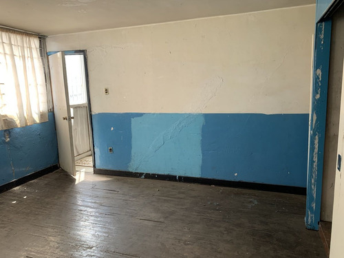 Casa Con Uso Desuelo En Venta En Jardin Balbuena, Cdmx