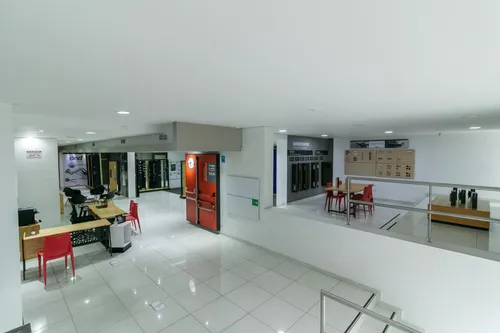 Local En Arriendo/venta En Chico Norte Ii. Cod V1103006