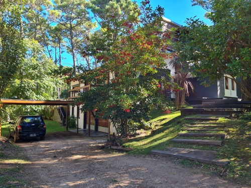 Imagen 2 de 22 de Vendo Casa En Carilo Acepto Permutas Y Escucho Propuestas