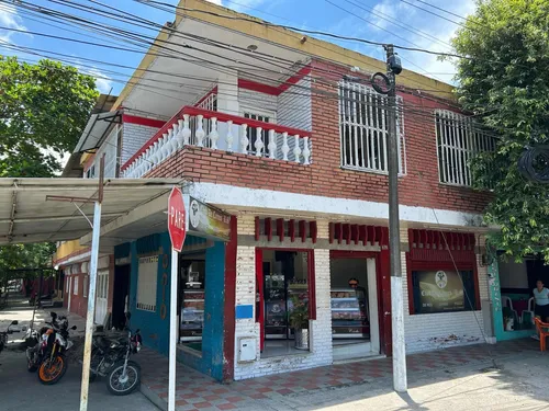 Casa Y Local