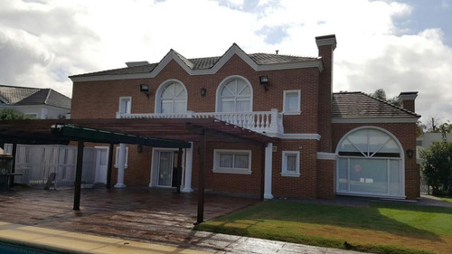 Imagen 12 de 28 de Casa - Campos De Alvarez