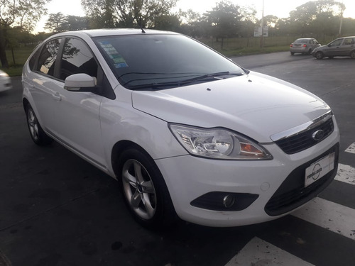 Ford Focus 1.6 Trend 5 Ptas / Nafta / 2013