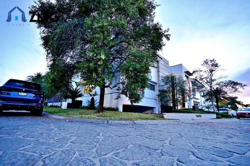 Residencia De Lujo En Valle Real Dentro De Coto Muy Buena Di
