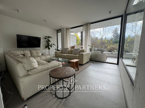 Duplex En Sector Tranquilo Con Gran Conectividad