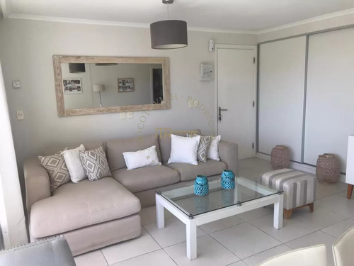 Apartamento En Venta 2 Dormitorios 2 Baños Ocean Drive. 