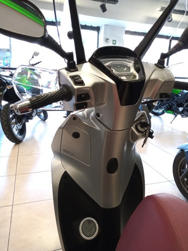 Imagen 10 de 15 de New People 150-scooter Kymco // Kawasaki Quilmes