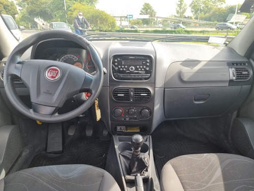 Imagen 6 de 10 de Fiat Siena 2017 1.4 El 85cv