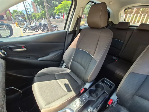 Mazda 2 1.5 Touring At 4x2