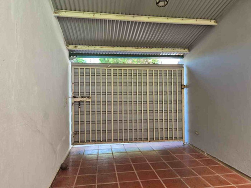 Se Vende Hermosa Casa En Arguello - 4 Dormitorios!