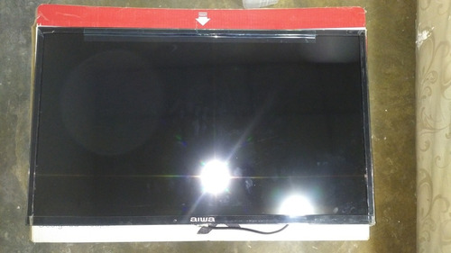 Imagen 3 de 6 de Televisor Led Aiwa 32 Aw32b2 Para Reparar Pantalla Partida