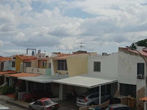 Casa Quinta En Venta En La Rosaleda Zona Este De Barquisimeto Lara, Rc