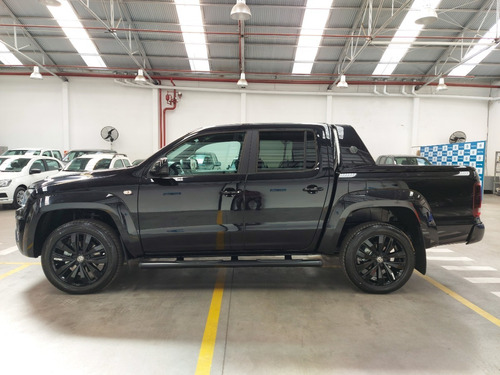 Imagen 8 de 25 de Volkswagen Amarok Black Style