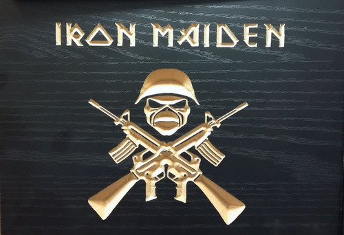 Quadro Entalhado Em Madeira - Iron Maiden 30 X 40 Cm