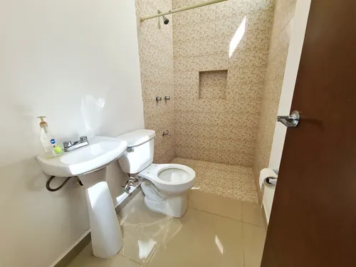 Casa En Renta De 3 Recámaras Y Piscina En Privada San José Tulipanes