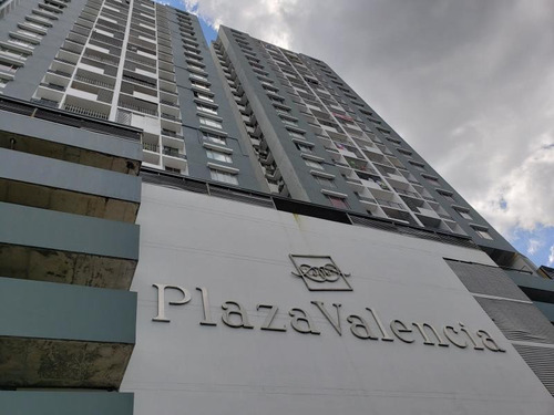 Venta De Apartamento En Ph Plaza Valencia Vía España 22-2861
