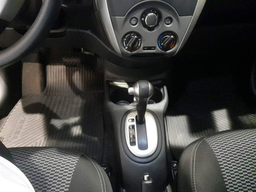 Nissan Versa 1.6 16V FLEXSTART SV 4P XTRONIC