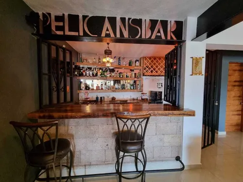 Casa Con Amplias Terrazas Y Jacuzzi En Venta