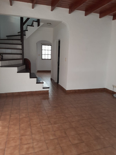 Duplex 3 Amb 2 Baños - Patio Y Cochera