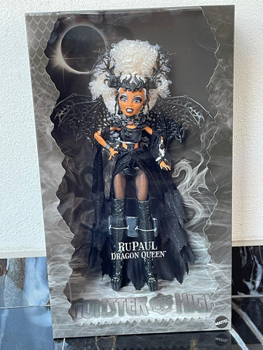 Monster High Rupaul Dragon Queen (Usado)