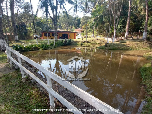 Imagem 2 de 11 de Chácara Com Bela Casa, Com Linda Piscina E 2 Belos Lagos