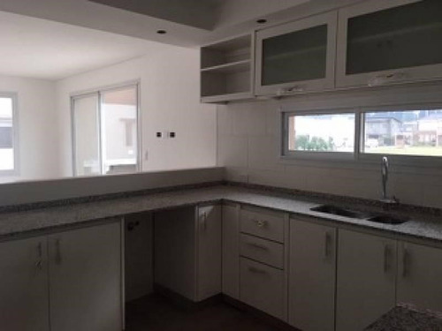 Casa Venta 5 Ambientes En Altos De Campo Grande Pilar Lote De 800 M2