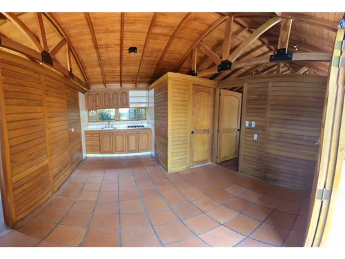 Vendo Lote Con Chalet Y 9 Caballerizas