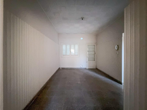 Casa 3 Dormitorios, Cocina Separada, Enorme Jardin, Abasto