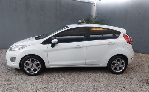 Ford Fiesta Kinetic 1.6 Design 120cv Titanium